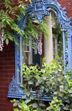 decoración_extraña_en jardin